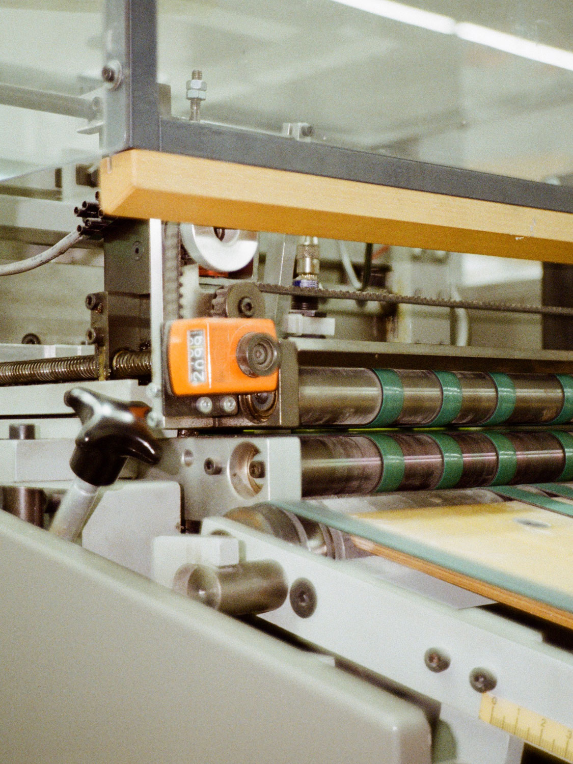 Druckmaschine, Grau, Orange, Zählwerk, Druckveredelung