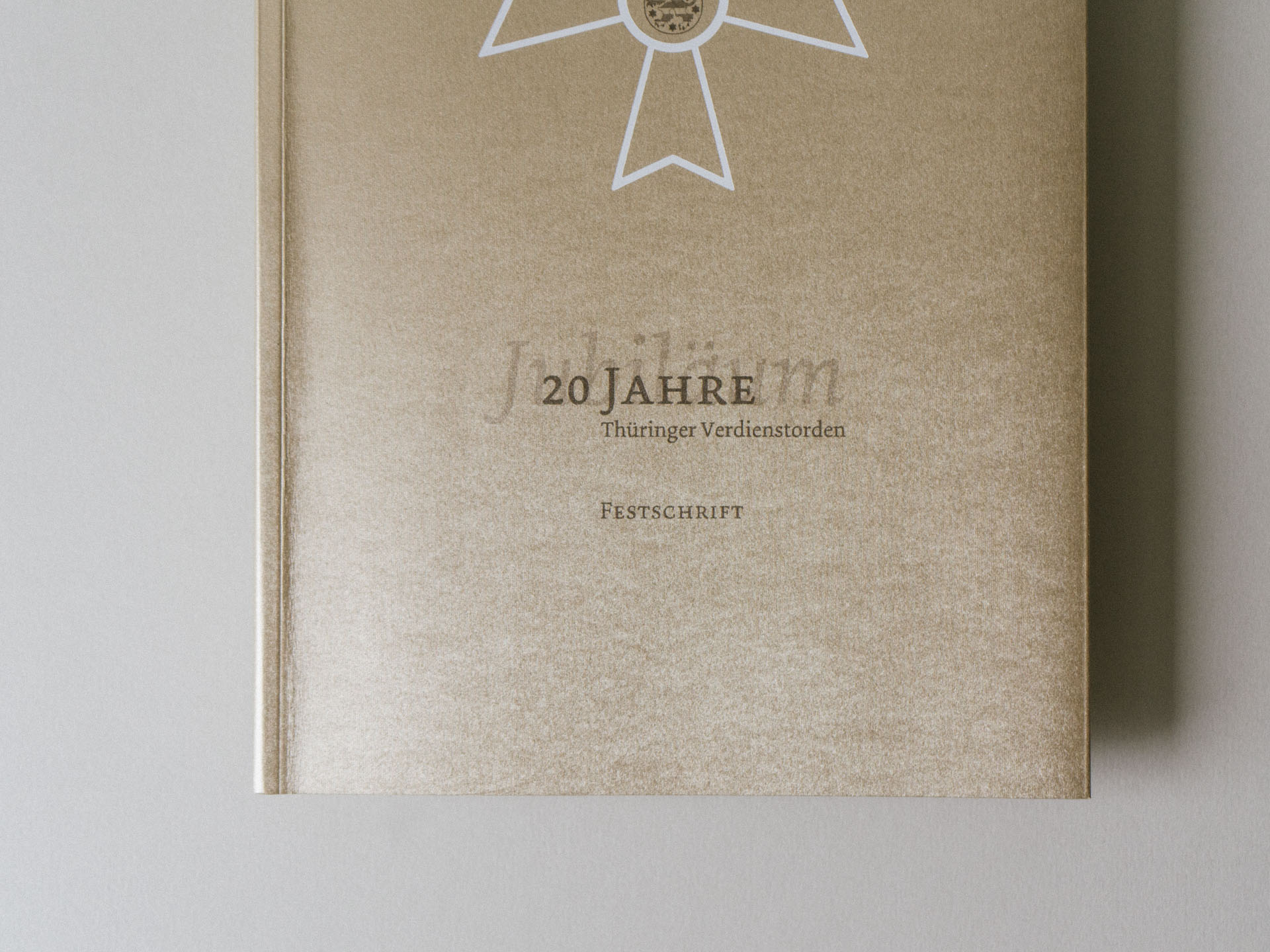 Thüringer Staatskanzlei, Festschrift, Umschlag, Gmund Gold Essence
